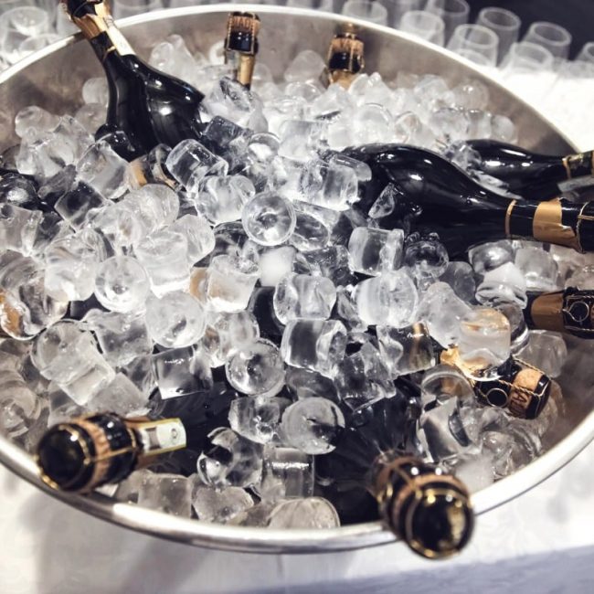 champagne_bottles_cooling_wine_alcohol_drink_party_beverage-1094500